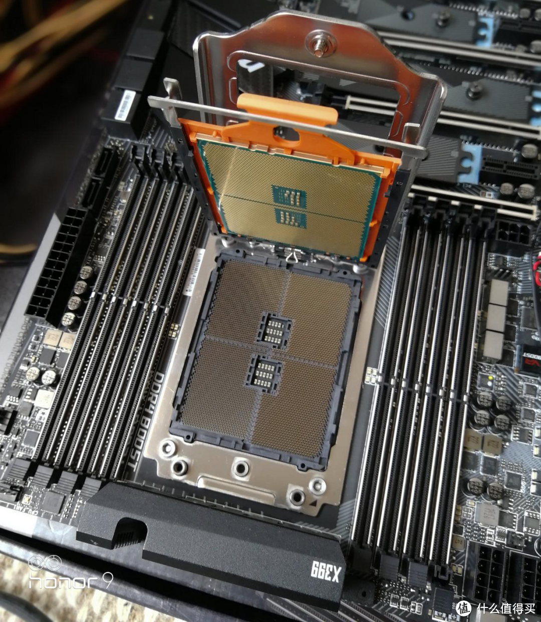 阔别多年的A饭情怀： AMD 锐龙 Threadripper 1950X 套装开箱体验