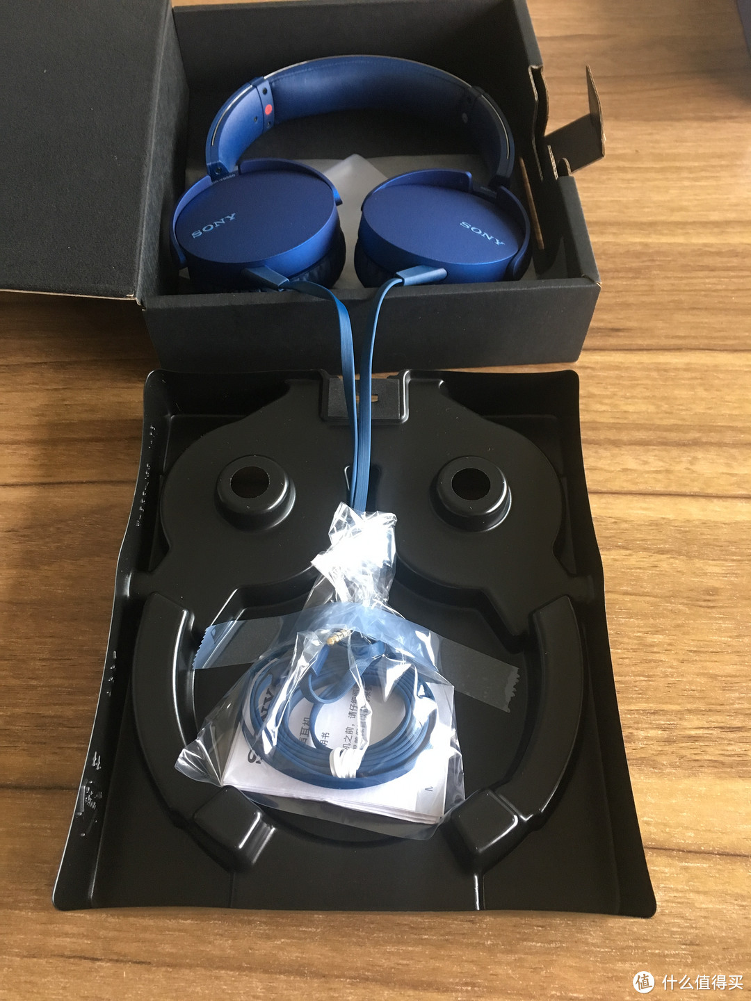 迎面而来的时尚气息：Sony 索尼 MDR-XB550AP耳机