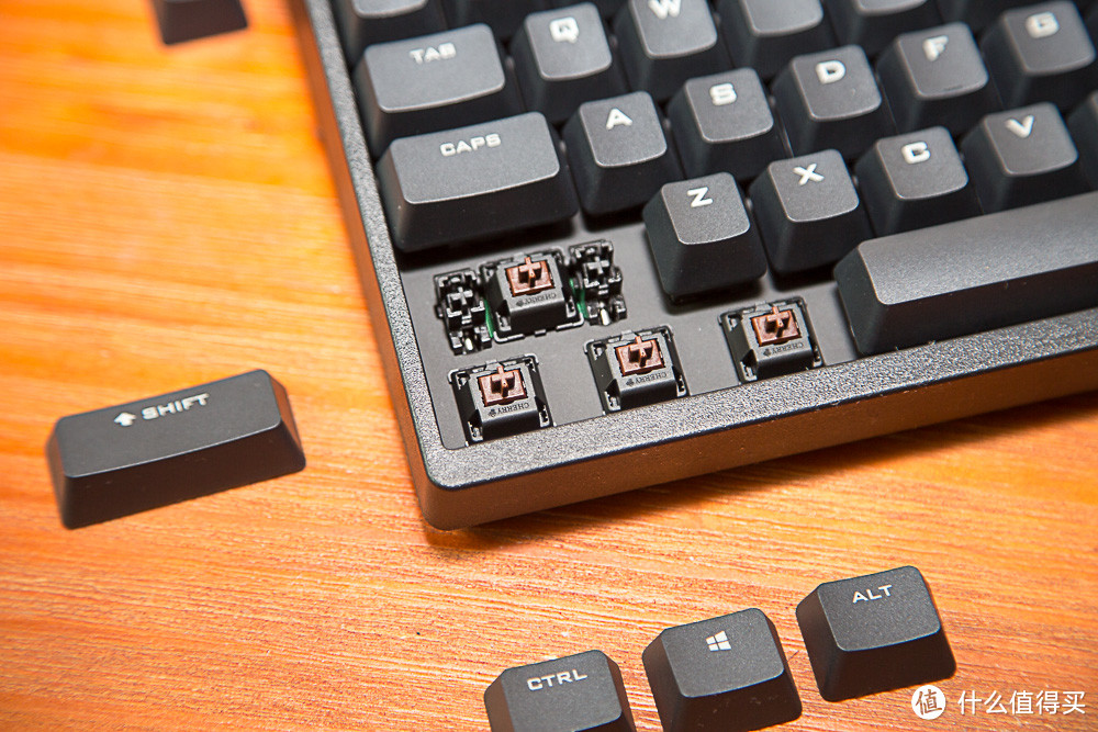 圆梦茶轴键盘—钛度 召唤师电竞机械键盘 黑色Cherry轴茶轴 开箱体验