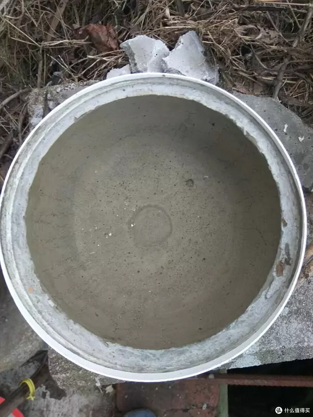 这是脱取内膜的状态，相对而言，外模因为油脂，碰一碰就掉下来了
