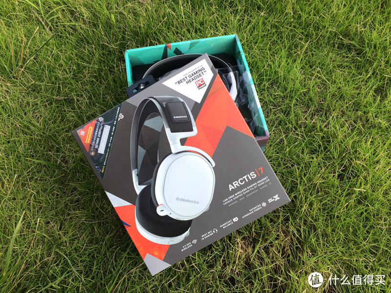 无线会是未来的方向吗？SteelSeries 赛睿 Arctis 寒冰7耳机