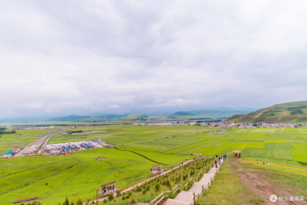 阴雨连绵的高原美景
