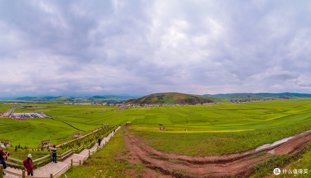 阴雨连绵的高原美景