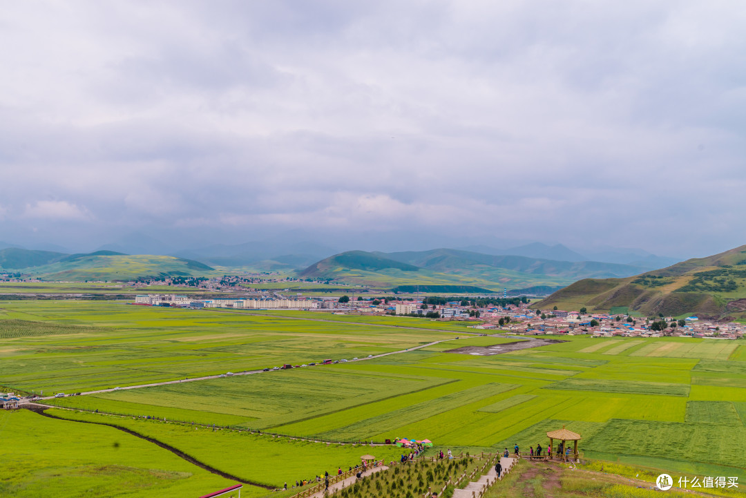 阴雨连绵的高原美景