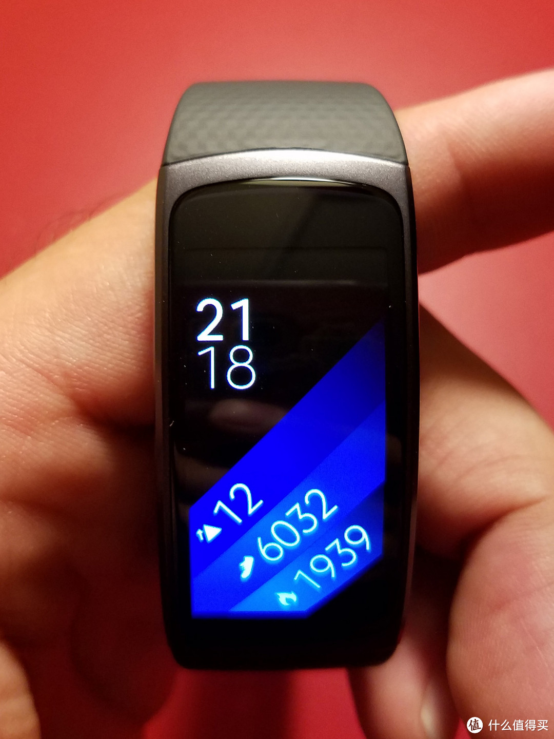 samsung三星gearfit2智能手环开箱和简单比较