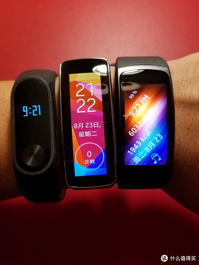 Samsung 三星 gear fit2 智能手环 开箱和简单比较