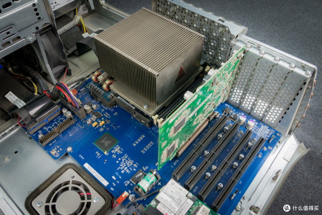 台式机Power Mac G4"Mirrored Drive Doors"