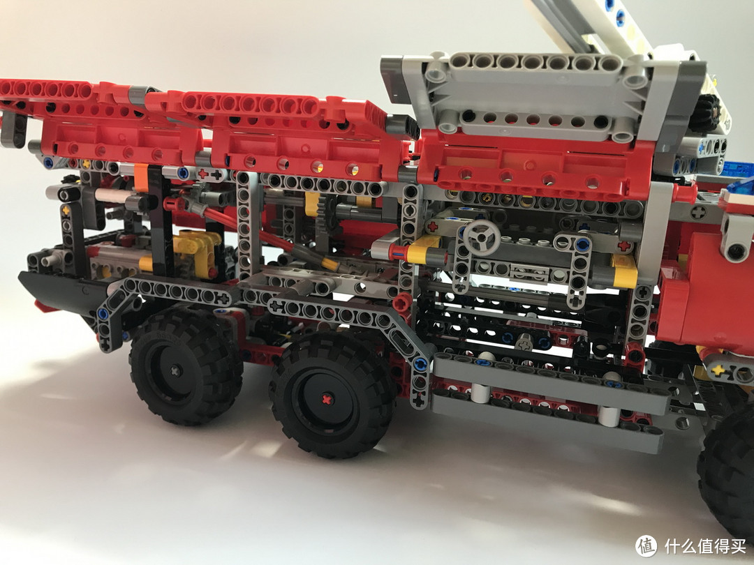 乐高还能这么拼： 复刻 LEGO 乐高 科技 42068 机场消防车