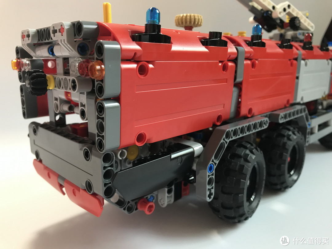 乐高还能这么拼： 复刻 LEGO 乐高 科技 42068 机场消防车