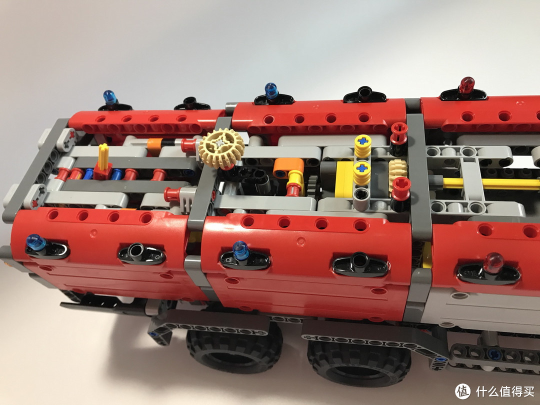 乐高还能这么拼： 复刻 LEGO 乐高 科技 42068 机场消防车