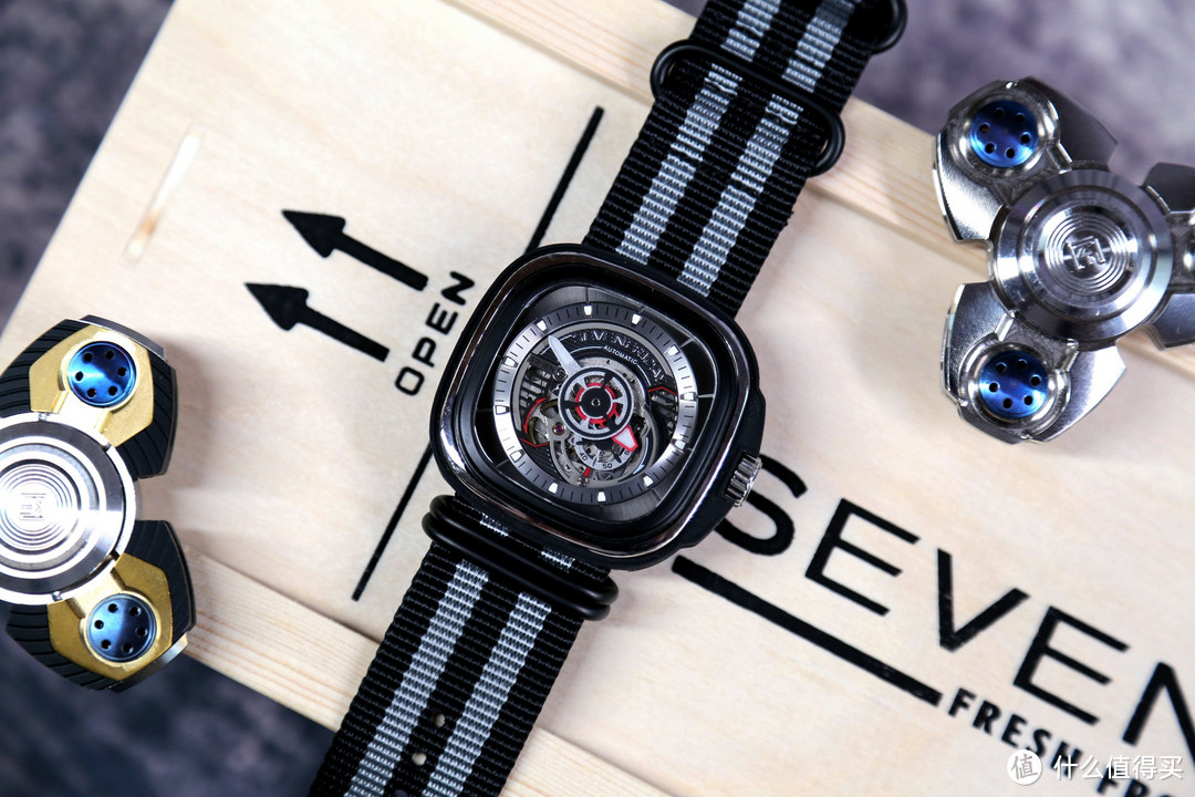 年轻人的手表，只看颜值就够了 — SEVENFRIDAY S3/01 购入记