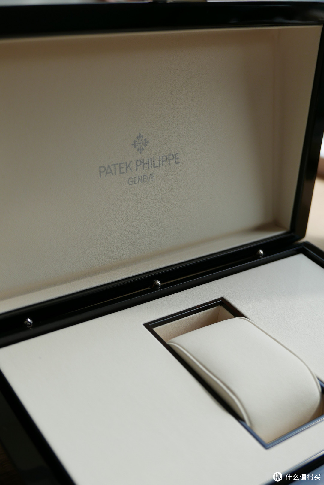 #首晒#纯粹机械之美 — PATEK PHILIPPE 百达翡丽 5170R 手动计时 腕表