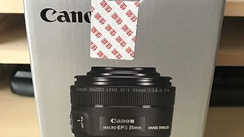 佳能 EF-S 35mm f/2.8 IS STM 微距镜头外观展示(遮光罩|开关|镜头盖)