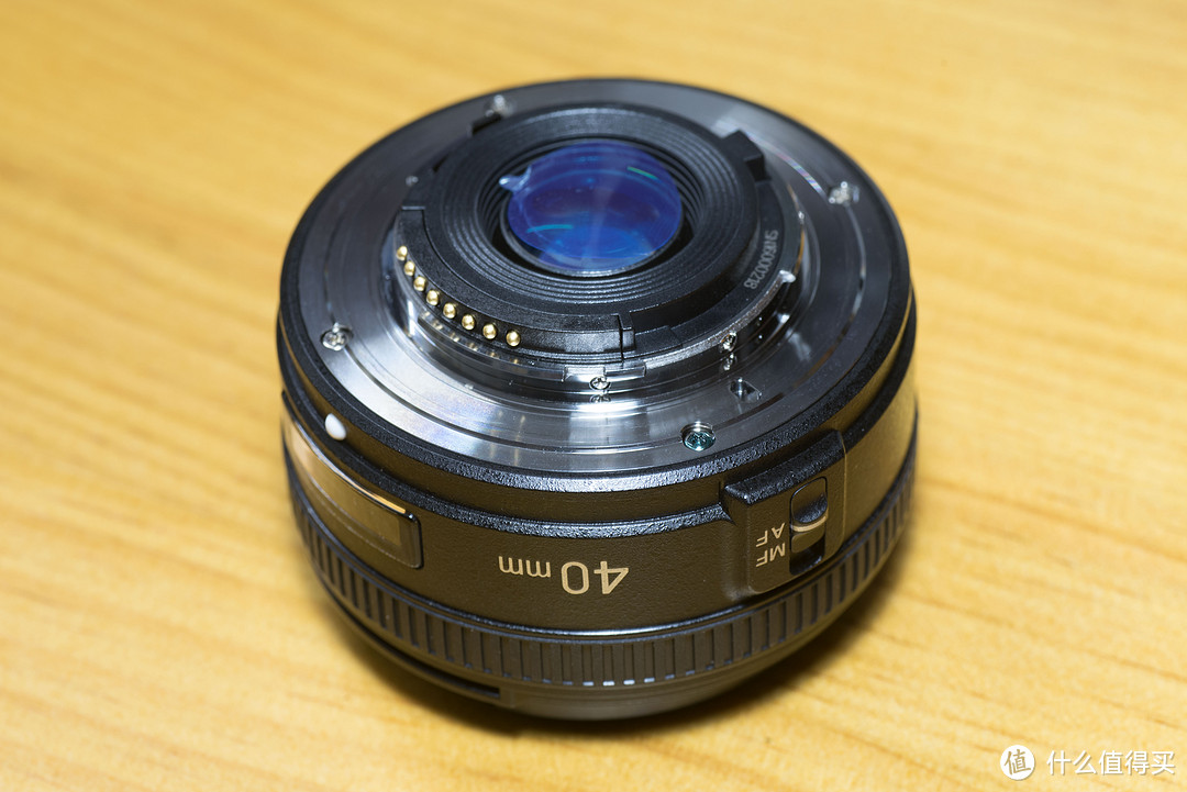 大概是尼康单反最薄的自动镜头：YONGNUO 永诺 40mm F2.8N 镜头 开箱