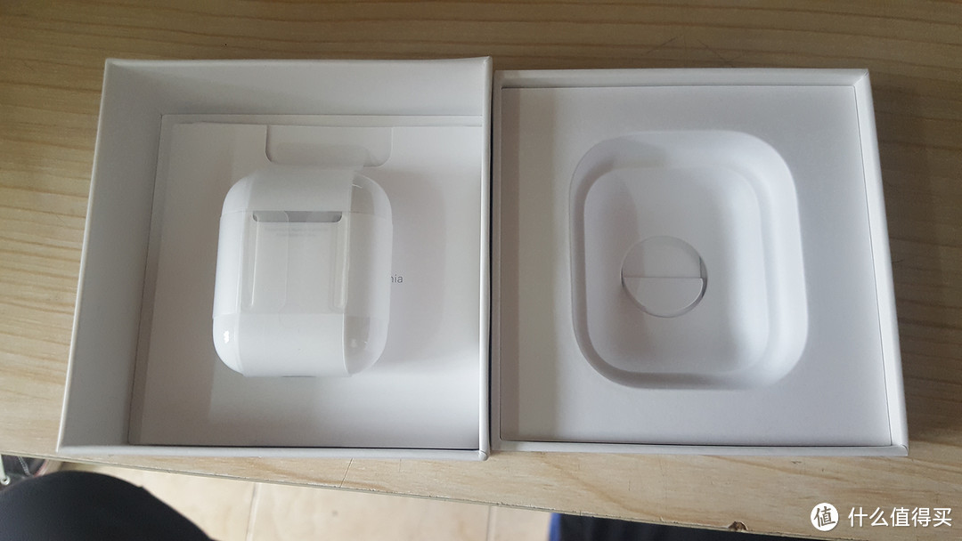 Apple 苹果 AirPods 无线耳机 开箱