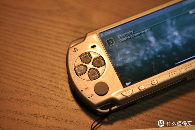 致敬逝去的经典，PSP2000游戏机轻晒