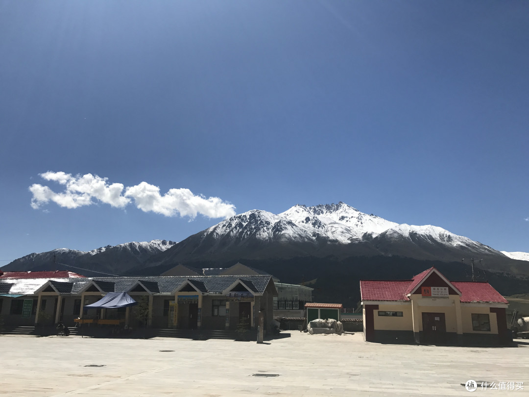 大冬树山垭口海拔4120米,是绝大多数自驾川藏线的驴友行程中的最高点.