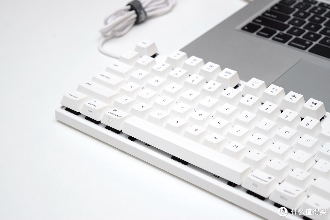 遇上MACBOOK：varmilo 阿米洛 VA87MAC 机械键盘 轻体验