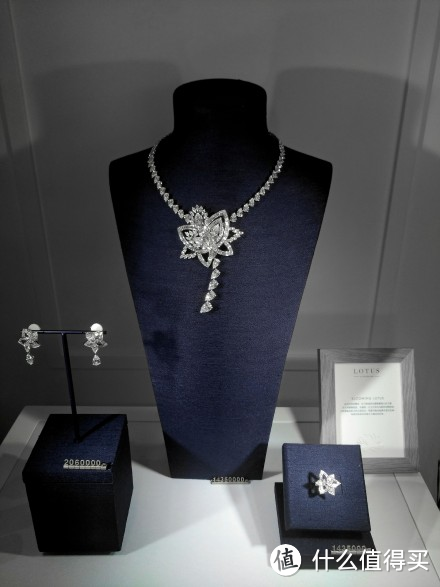 #原创新人#DE BEERS戴比尔斯钻石珠宝展，分享100多克拉大钻石美图