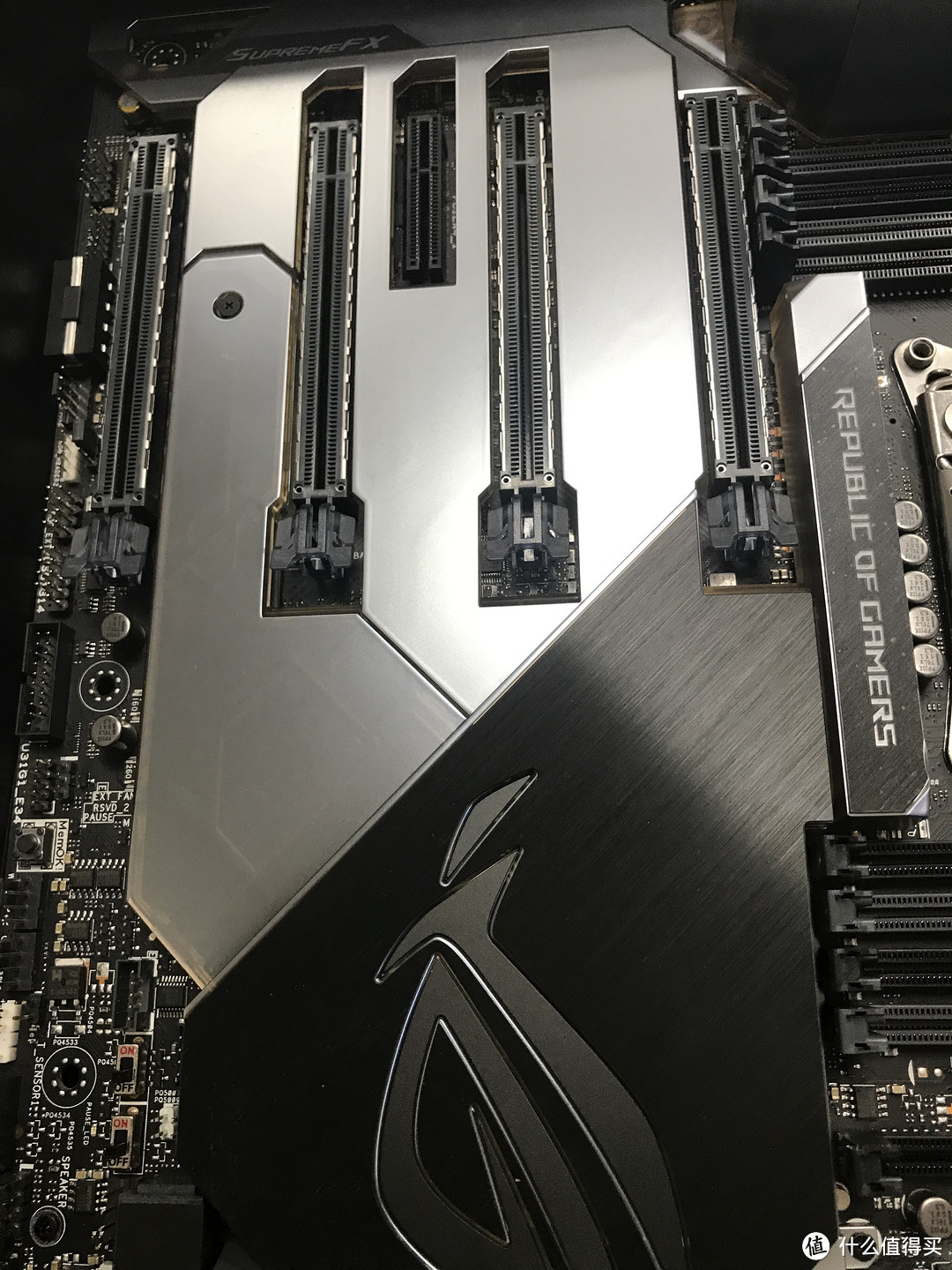 ROG 玩家国度 X299 R6E 主板 开箱，真的只是开箱