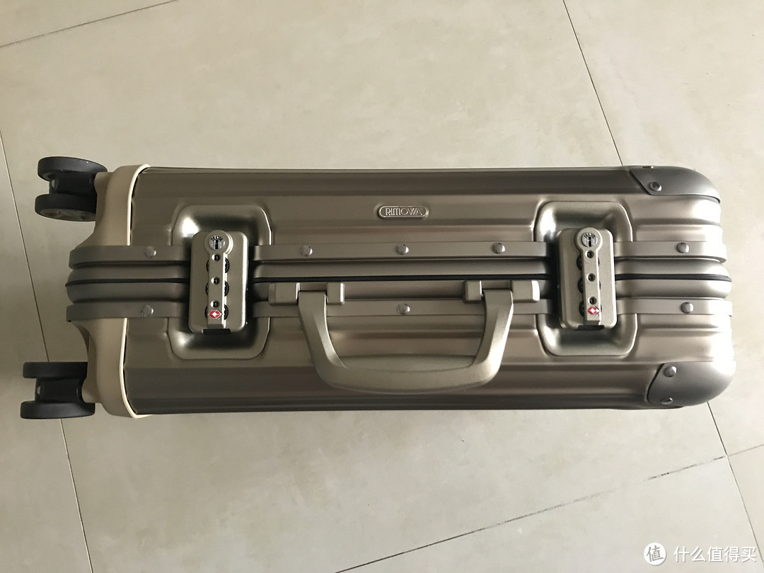 Rimowa 日默瓦 Topas Titanium 20寸登机箱 开箱