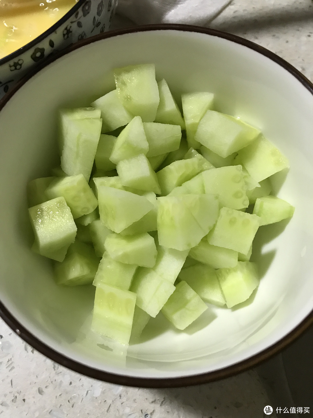 深夜食堂之一碗爱心蛋炒饭（火腿肠、黄瓜、胡萝卜）