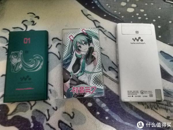 背面，可以看出F885是支持公放的