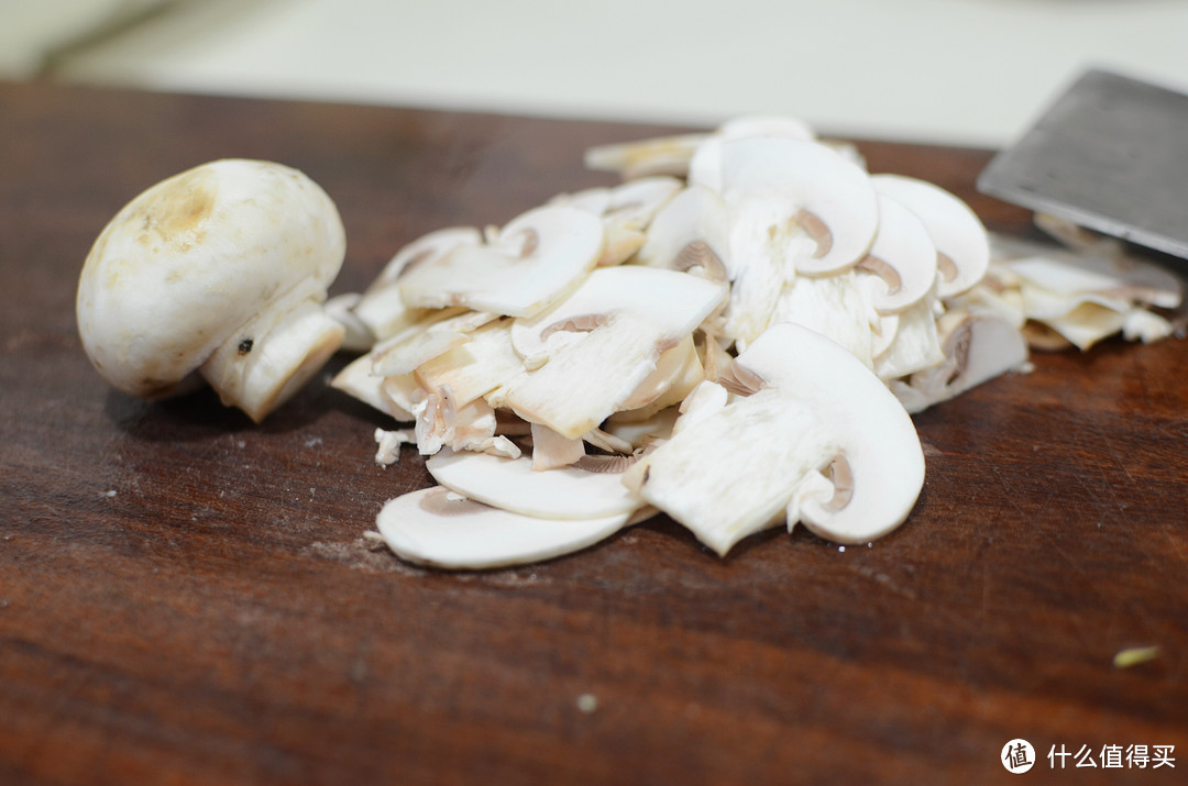 白汁培根蘑菇意面做法