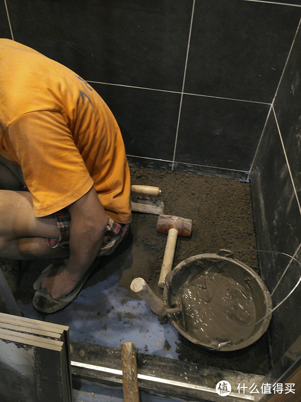 我把卫生间砸了 — 记录一次非典型性卫生间漏水的维修