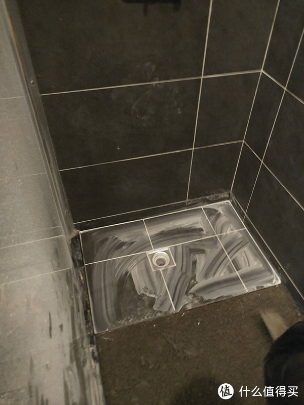我把卫生间砸了 — 记录一次非典型性卫生间漏水的维修