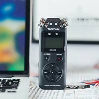 TASCAM DR-05 录音笔外观展示(按键|接口|卡槽|拾音头)