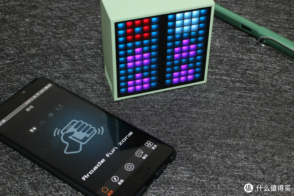 忍不住拆开玩了把 Divoom Timebox Mini像素蓝牙小音箱体验