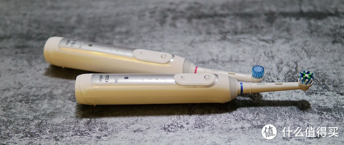 等灯等灯——Braun 博朗 Oral-B Genius 8900电动牙刷 开箱简评