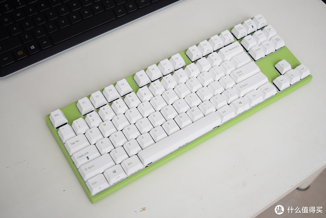 办公桌面改造の机械键盘 ，varmilo 阿米洛 VA87M草木绿 机械键盘 开箱