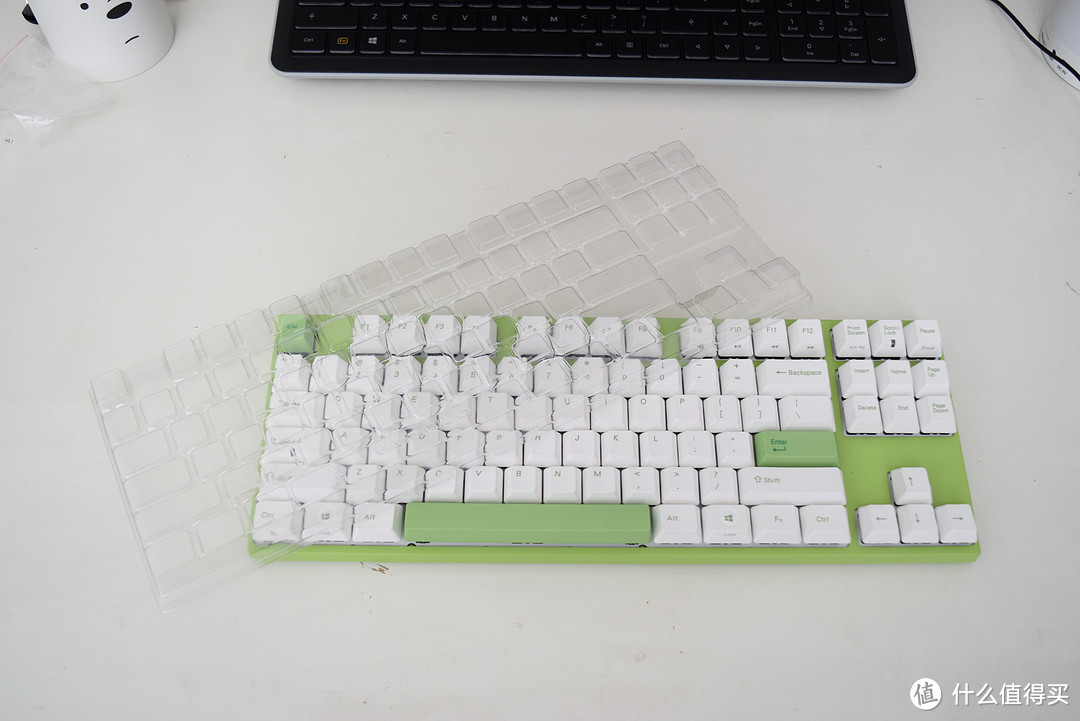 办公桌面改造の机械键盘 ，varmilo 阿米洛 VA87M草木绿 机械键盘 开箱