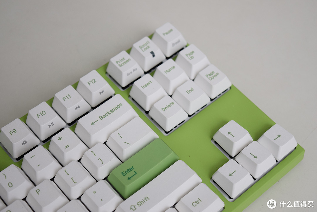 办公桌面改造の机械键盘 ，varmilo 阿米洛 VA87M草木绿 机械键盘 开箱