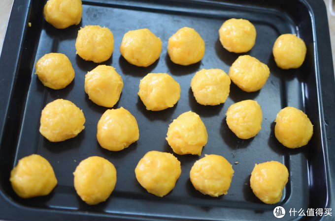 网红级月饼:金沙奶黄流心月饼,你也可以自己做