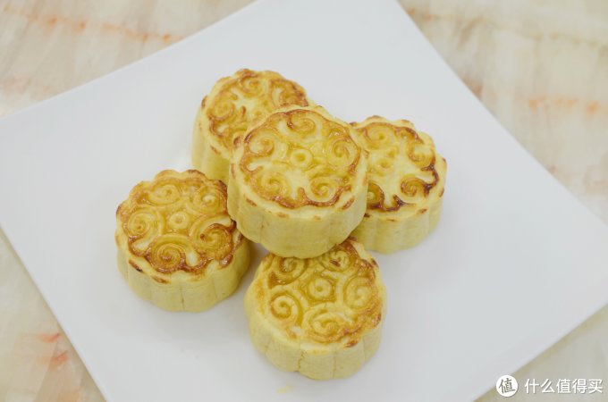网红级月饼:金沙奶黄流心月饼,你也可以自己做
