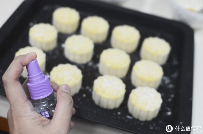 网红级月饼:金沙奶黄流心月饼,你也可以自己做