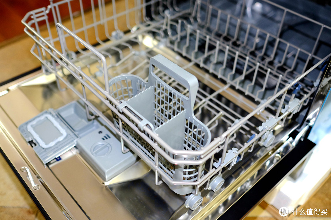 每个家庭都值得拥有——美的（Midea）X1 8套嵌入式洗碗机试用测评