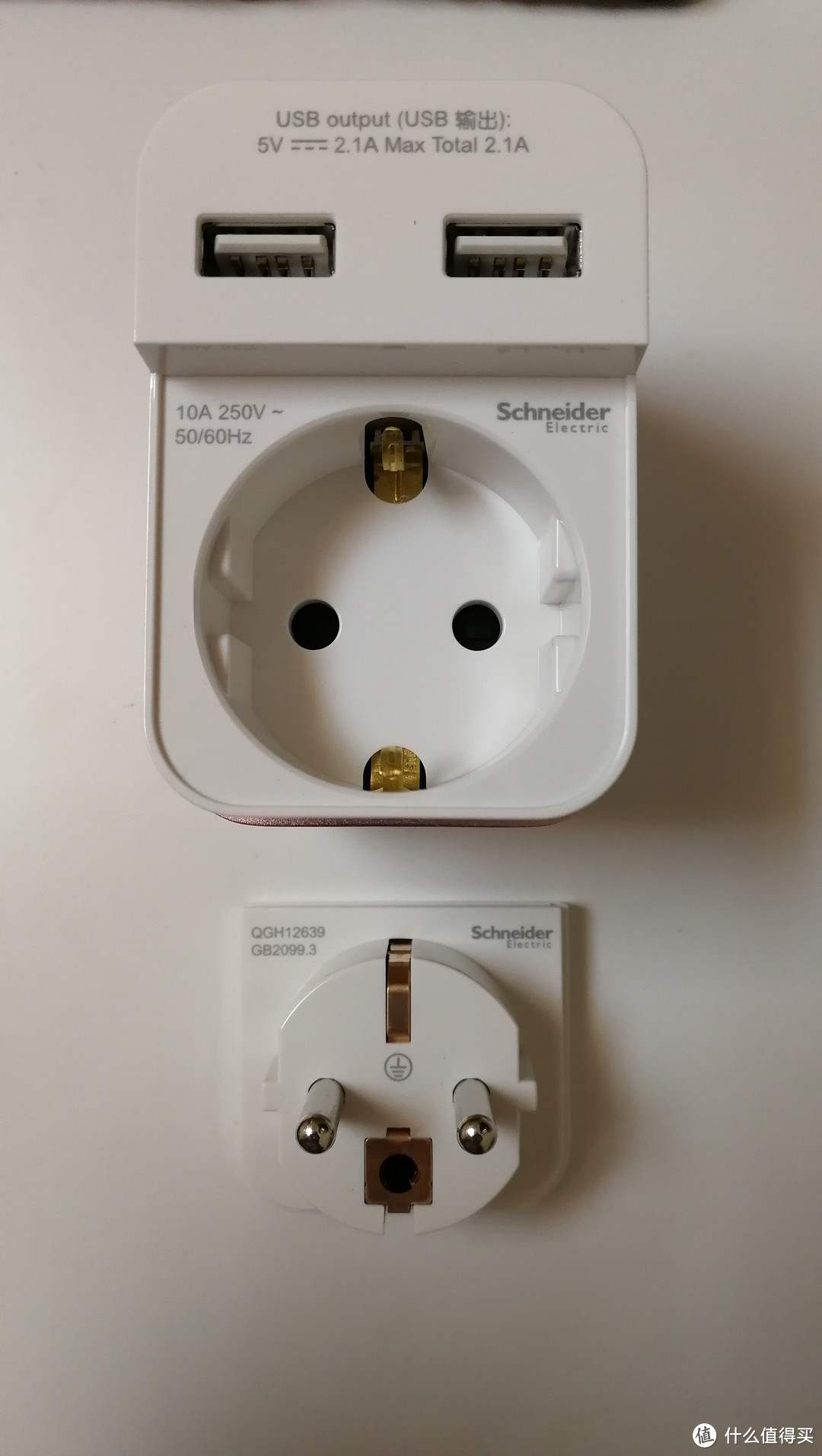 品质出国选择 Professional Adapter 施耐德全球通用旅行转换器