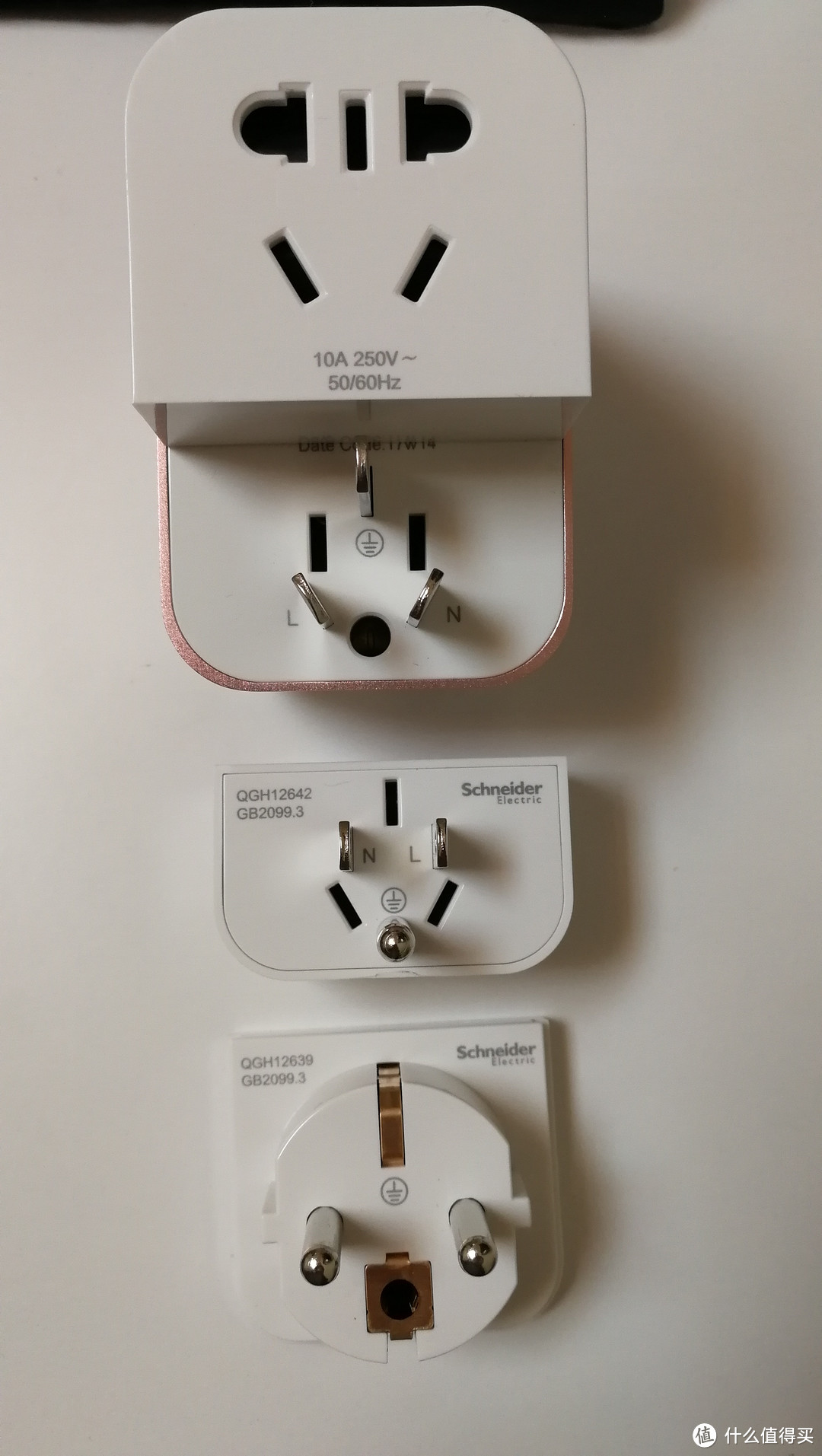 品质出国选择 Professional Adapter 施耐德全球通用旅行转换器