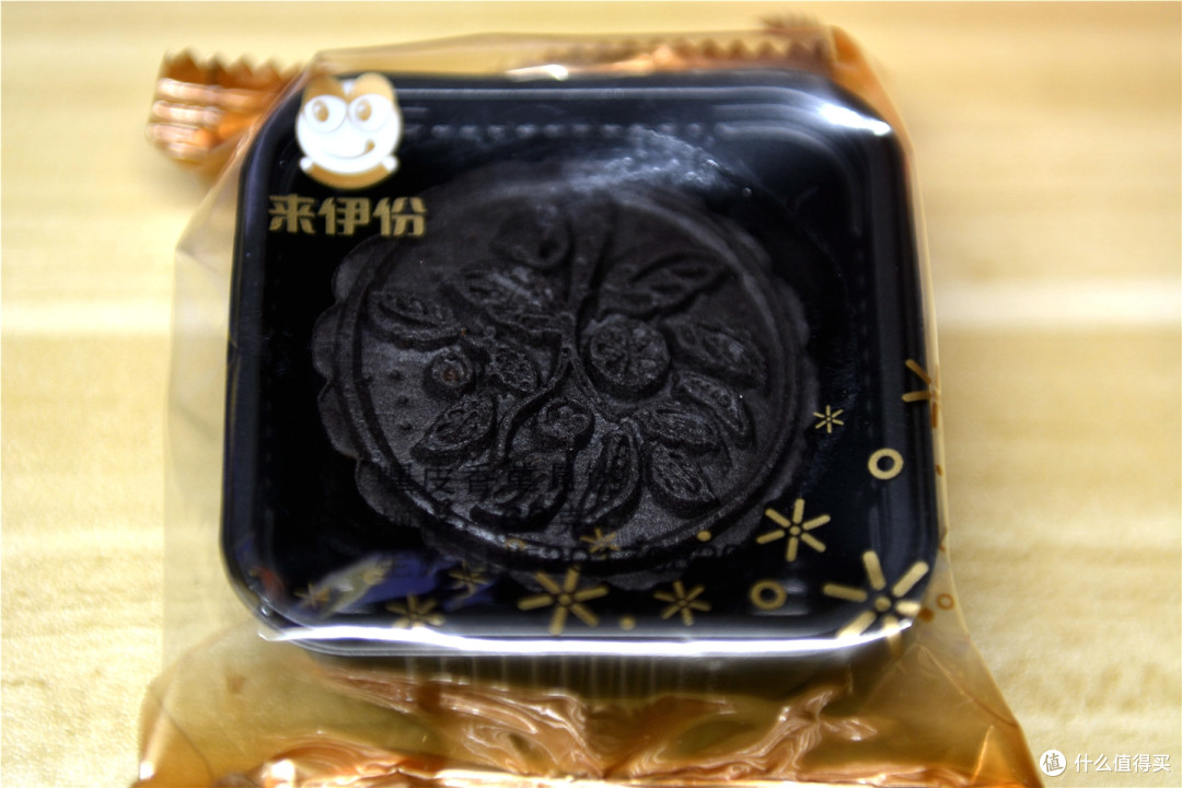 #热征#中秋#又粗又大又长的包装盒的来伊份大妈订制版月饼