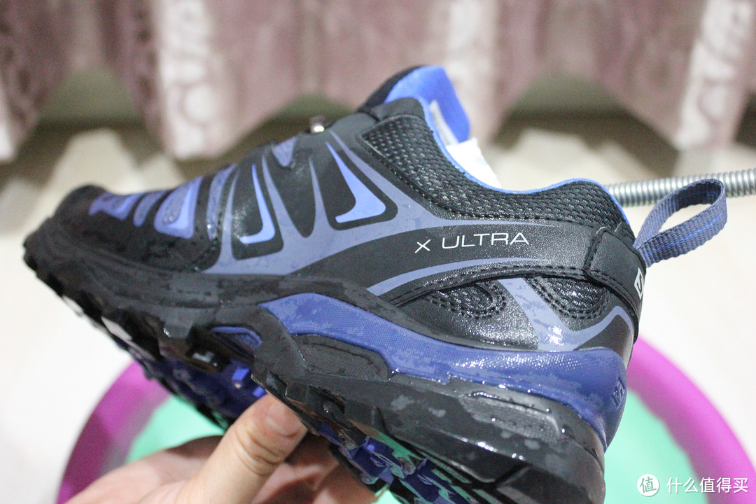 秋高气爽时，穿上全面防护、下坡控制的Salomon X ULTRA 3 GTX W 登山徒步鞋去大自然中浪吧