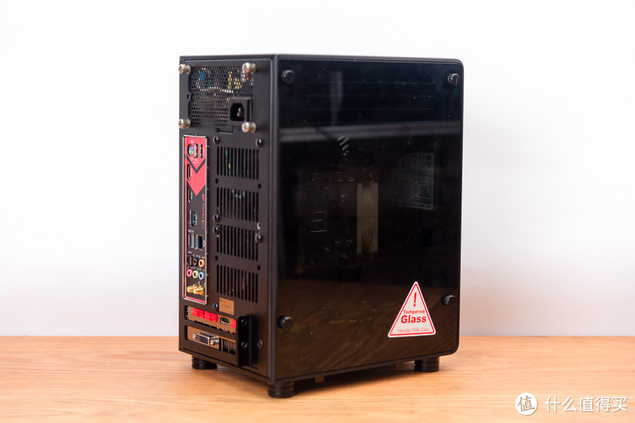 为了吃鸡升级！锐龙1700/华擎AB350/微星GTX1070 AERO ITX 11升小钢炮