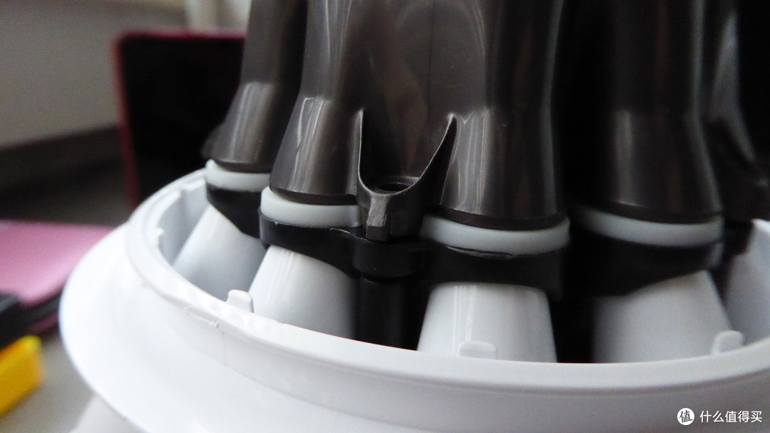 Dyson 戴森 吸尘器 V7 Mattress 补充清洗说明,气旋拆解