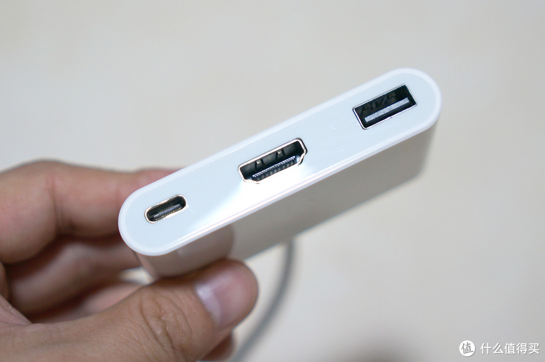 #热征#旅行好物#配件选购 — 绿联 USB-C 转 HDMI、USB 扩展坞