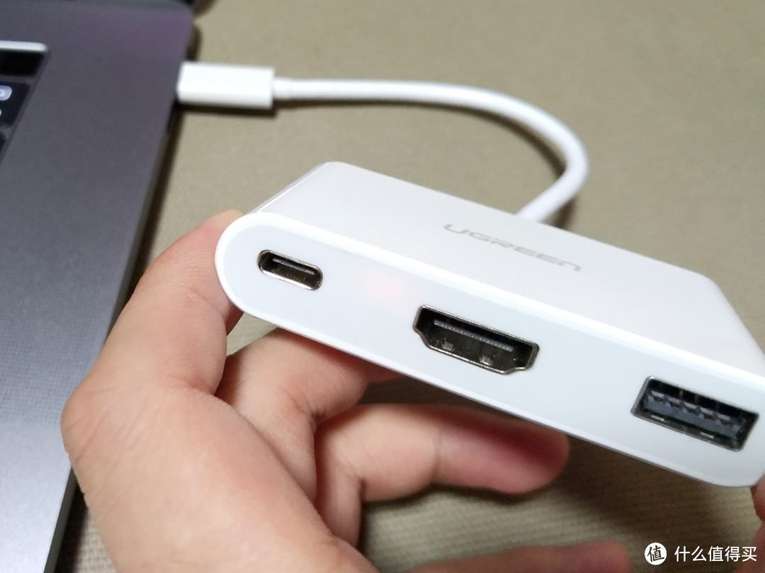 #热征#旅行好物#配件选购 — 绿联 USB-C 转 HDMI、USB 扩展坞