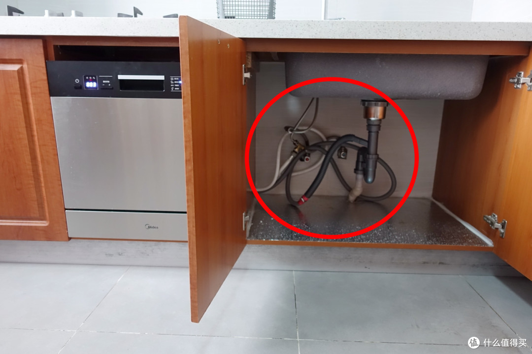 本以为是鸡肋，结果用了美的X1洗碗机后我已经一周没进过厨房了