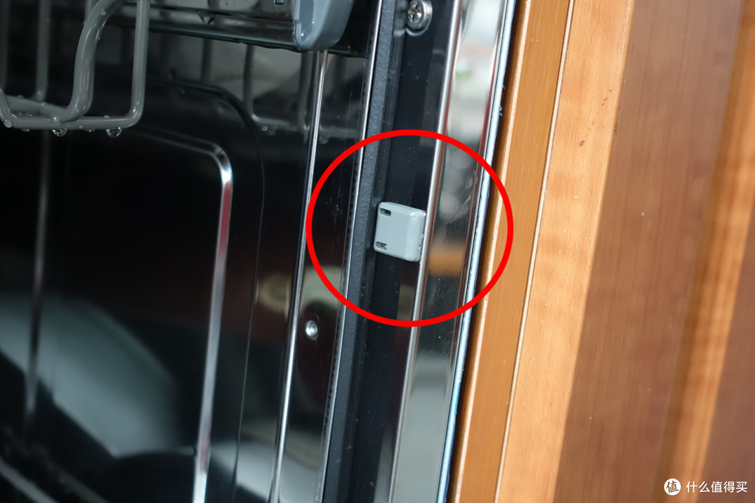本以为是鸡肋，结果用了美的X1洗碗机后我已经一周没进过厨房了